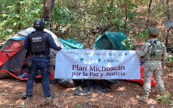 Desmantelan centro de producción de droga con 400 tambos en La Placita| Policía Michoacán