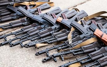 Un hombre fue acusado de traficar partes de armas desde Estados Unidos a México. | Archivo