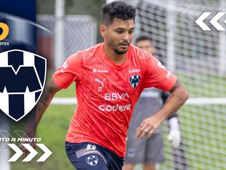 Jesús Corona en el partido amistoso contra Pachuca