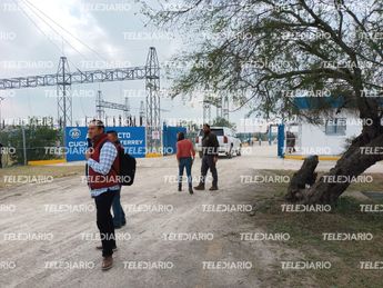 La camioneta del presidente ingresando a las instalaciones de Agua y Drenaje de Monterrey. | Erik Solheim Rocha