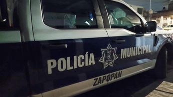 Personal de la unidad móvil del municipio de Zapopan llevó a cabo el procesamiento del lugar | Javier León