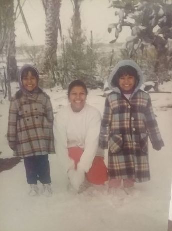 Familia lagunera en la nevada de 1997