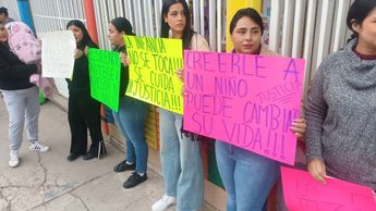 Madres de familia del Jardín de Niños Maxtla piden justicia tras caso de abuso a un menor. | Foto: Especial.