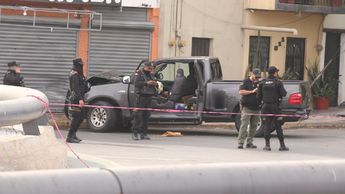 En su desesperado intento de escape, el agresor intentó robar varios vehículos en circulación. | Roberto Alanís