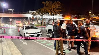 Zona acordonada en donde un hombre atropelló a 7 personas / Especial