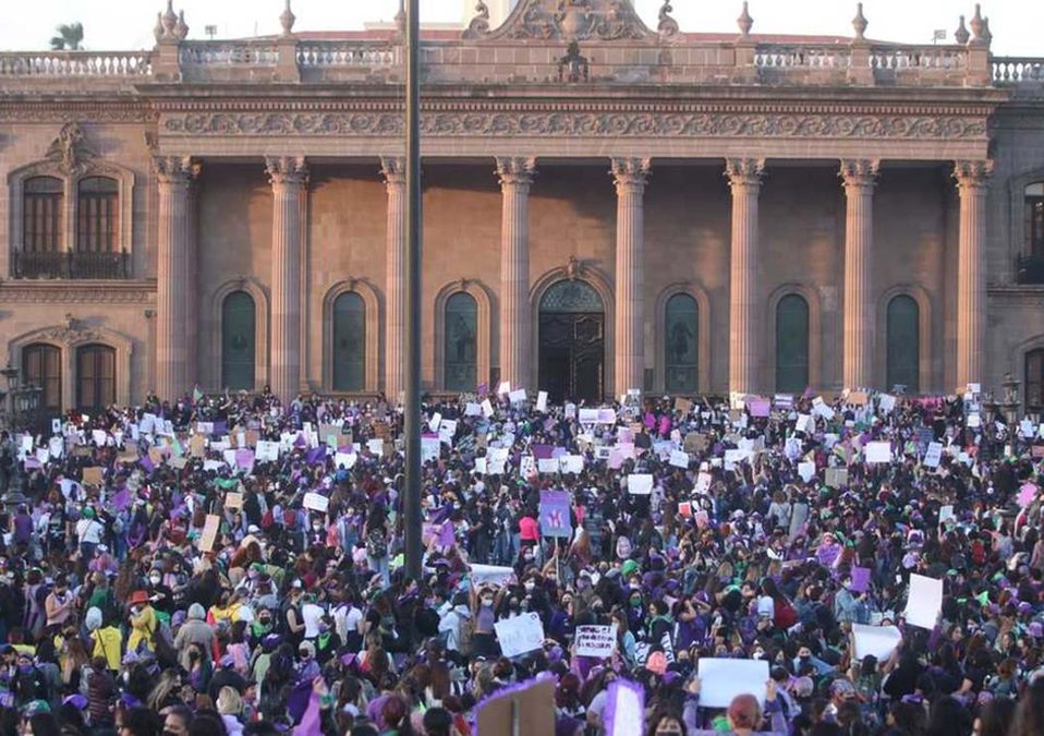 Autoridades estatales responderían con uso de la fuerza ante agresiones durante marcha del 8 de marzo. | Archivo