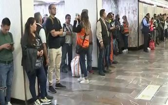 Capitalinos participan en Simulacro Nacional en Metro de CdMx