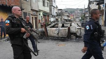 La redada fue ejecutada por 2 mil 500 policías y soldados de Brasil | AP