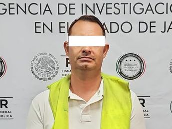 Agentes detuvieron al sospechoso tras comprobar apariencia con la ficha de búsqueda. | Fiscalía General de la República