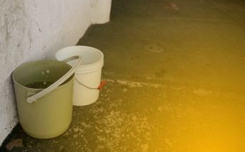 El agua sucia podría generar enfermedades a los vecinos de la zona/ Especial