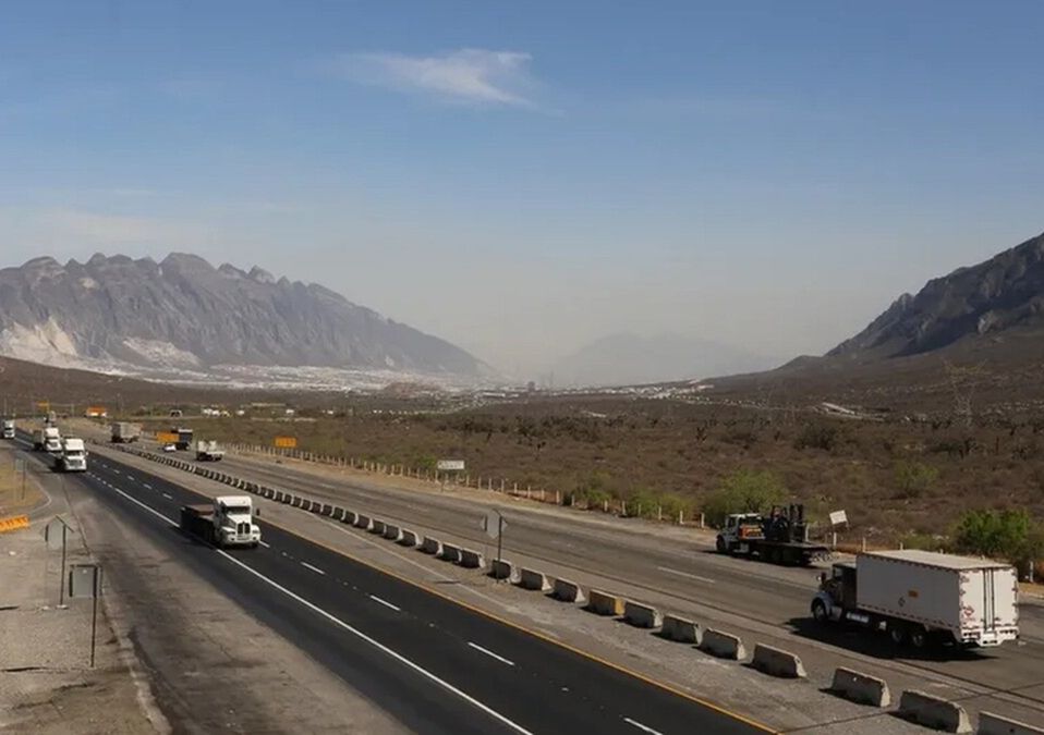 Inicia compra de terrenos para planta de Tesla en Santa Catarina. | Roberto Alanís