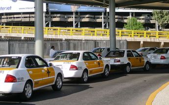 Taxis del Sitio 300 AICM / Cuartoscuro