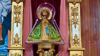 Los feligreses acostumbran a adornar acorde a las vestimentas de la Virgen. | Fb: Peregrino Zapopano.