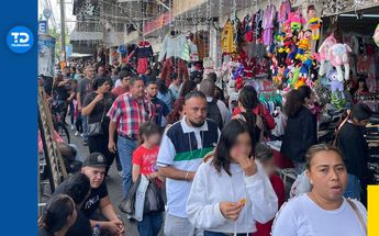 Calle de Guadalajara previo a la Navidad / Roberto Hurtado