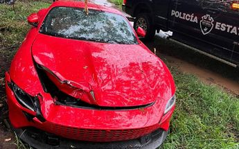 Ferrari chocado que encontró la policía de Jalisco / Especial