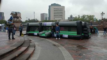 INFLABLE EN FUT FEST NL