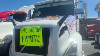 Transportistas cierran de forma intermitente la Cuacnopalan-Oaxaca por paro nacional de HAMOTAC