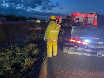 Cuerpos de rescate acudieron al lugar del incidente. | Cortesía