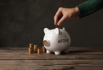 Si no cumples los requisitos para retirar el dinero de tu afore de manera total, puedes hacerlo parcialmente.