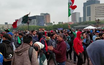 Los aficionados vivieron desde la Macroplaza el juego entre México y Polonia.
