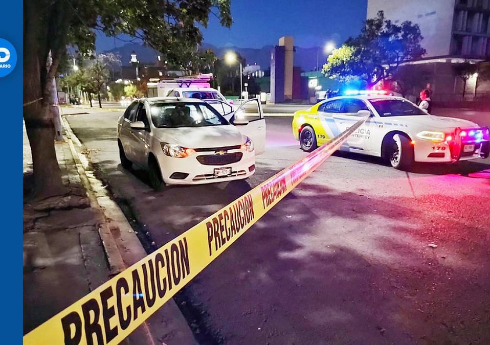 Ataque a balazos deja 2 heridos afuera de bar en Centro de Monterrey. | Agustín Martínez