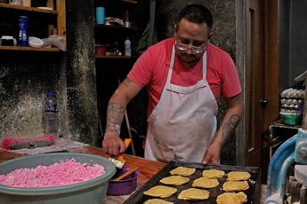 El pan rosa con queso es uno de los más tradicionales y más vendidos en "El Chino" de Zacatlán / Jesús Zavala