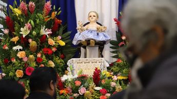 La imagen del Niño Cieguito tiene sangre en las cuencas de los ojos, porque un ladrón le robó los ojos | Es Imagen