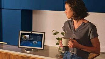 Alexa+ tiene la capacidad de reconocer a cada persona mediante identificación visual y de voz | Imagen tomada en sitio de Amazon