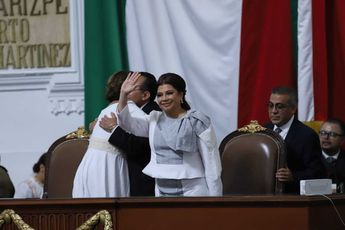 Clara Brugada saluda al Congreso de la Ciudad de México / Octavio Hoyos