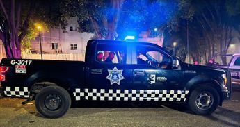 Oficiales de la Policía de Guadalajara acudieron a la colonia San Vicente tras el reporte de disparos | Vicente Torres Alfaro