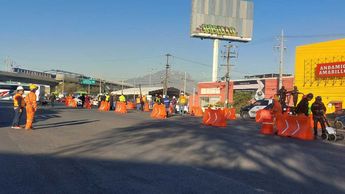 Autoridades acordonaron los carriles izquierdos en ambos sentidos para iniciar los trabajos. | Leyda Estrada