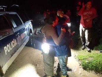 Tras una búsqueda nocturna, fueron encontrados a 8 km de su grupo.