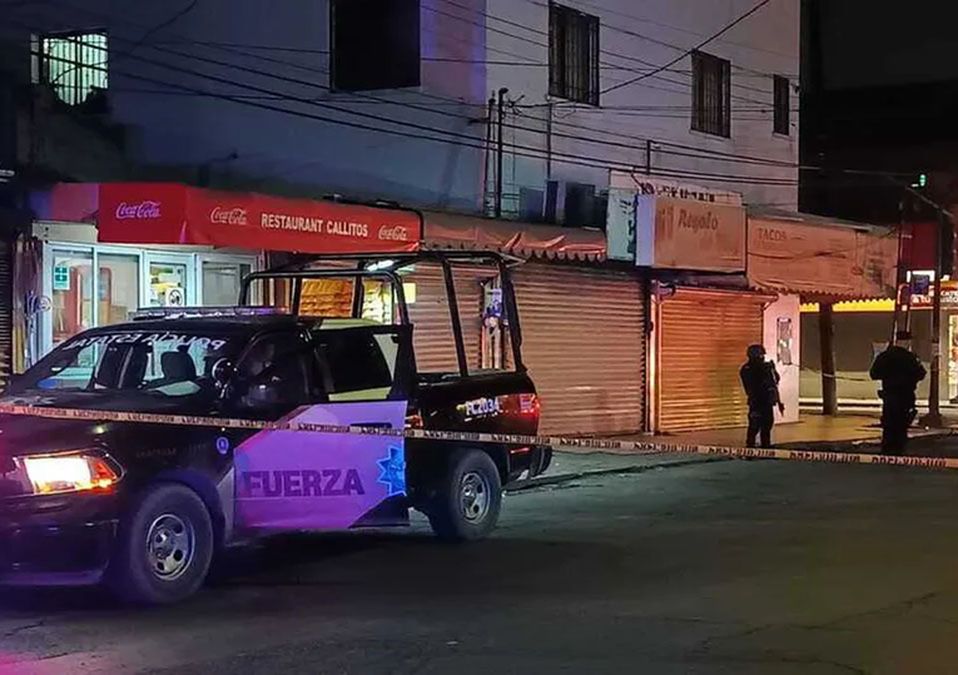 Atacan a balazos a vendedor de dulces en el Centro de Monterrey