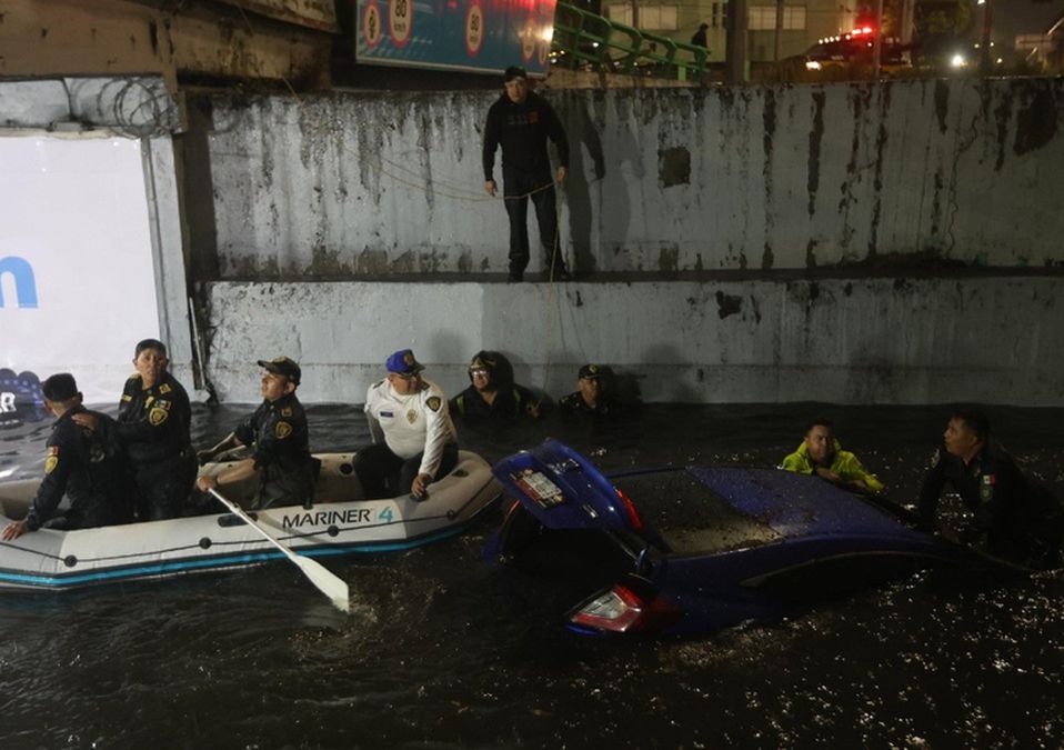 Elementos de la SSC laboraron durante la noche y madrugada para salvaguardar a los afectados