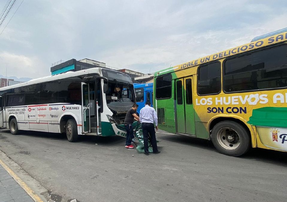 Choque en el Centro de Monterrey | Frida Rodríguez