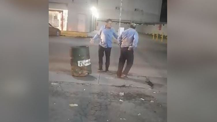 | Cortesía