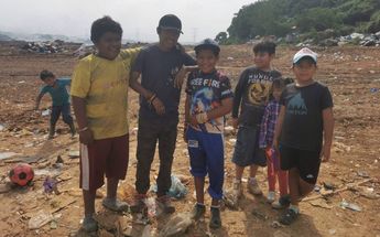 Los 'niños del basurero' de Tuxtepec desean regalos y juguetes de los Reyes Magos, muchos desearían tener un celular para su escuela / Carlos Abad