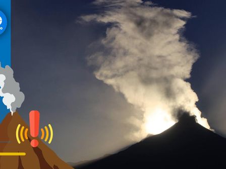 El sol se oculta detrás del volcán Popocatépetl. Vista desde Huejotzingo / Andrés Lobato.