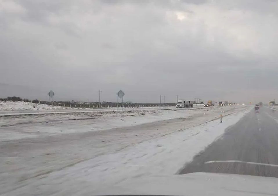 Reportan lluvia con caída de granizo en Galeana