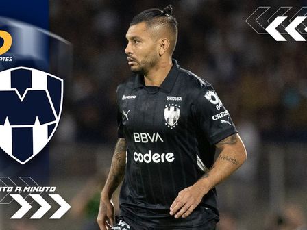 Jesús Corona en el partido de Rayados ante Pumas
