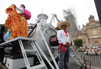 Desfile Revolución Mexicana en el Zócalo. | Javier Ríos