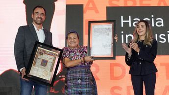 Rigoberta Menchú recibió la Cédula Real de Puebla como visitante distinguida | Óscar Rodríguez/Es Imagen