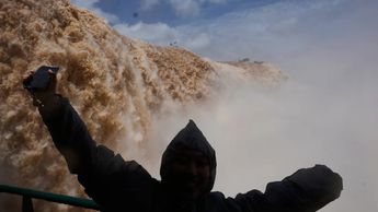 El Niño está generando inundaciones y también otras afectaciones climáticas/ Foto: AP/ Jorge Saenz