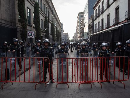 Integrantes de la CNTE se reúnen en el centro de Ciudad de México para marchar. | Cuartoscuro