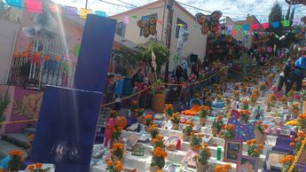Altar de Muertos Monumental en Saltillo.