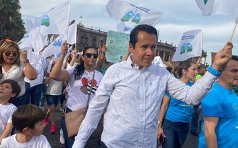Daniel Carrillo marcha para exigir aire limpio en NL | Kevin Recio