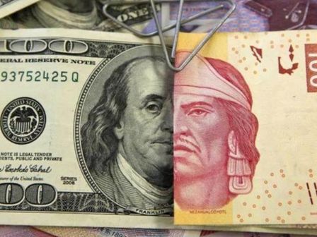 En la última semana, el peso logró bajar de las 18 unidades por dólar | Freepik