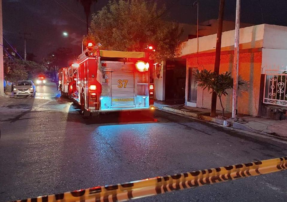 Incendio en la colonia Antonio I Villarreal en Monterrey. | Agustín Martínez