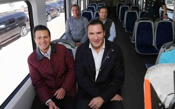 Enrique Peña Nieto y Rafael Moreno Valle en la inauguración del tren Puebla-Cholula | Especial