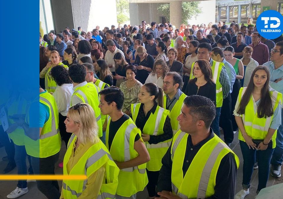 Congreso de Nuevo León realiza simulacro de evacuación | Cortesía